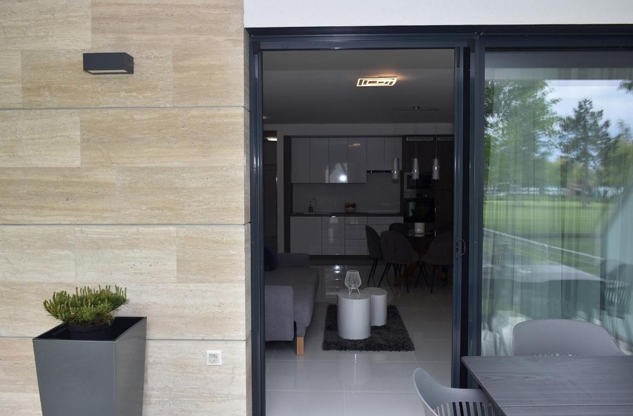 Limerence Apartments Siofok Ngoại thất bức ảnh